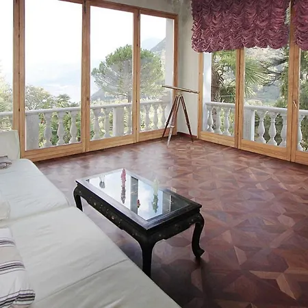 Historical Gina With Magic View *