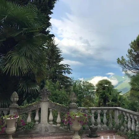Historical Gina With Magic View *