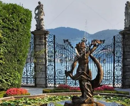 Historical Gina With Magic View