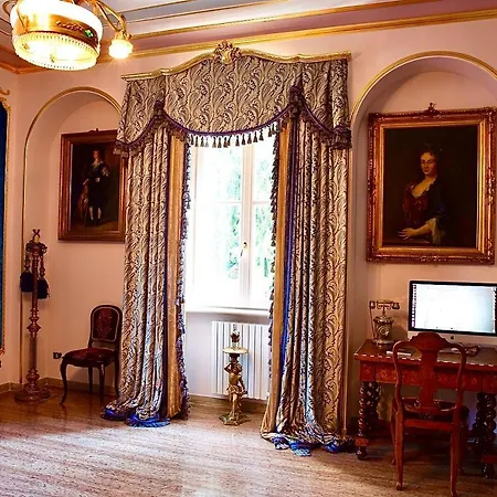 Historical Gina With Magic View *